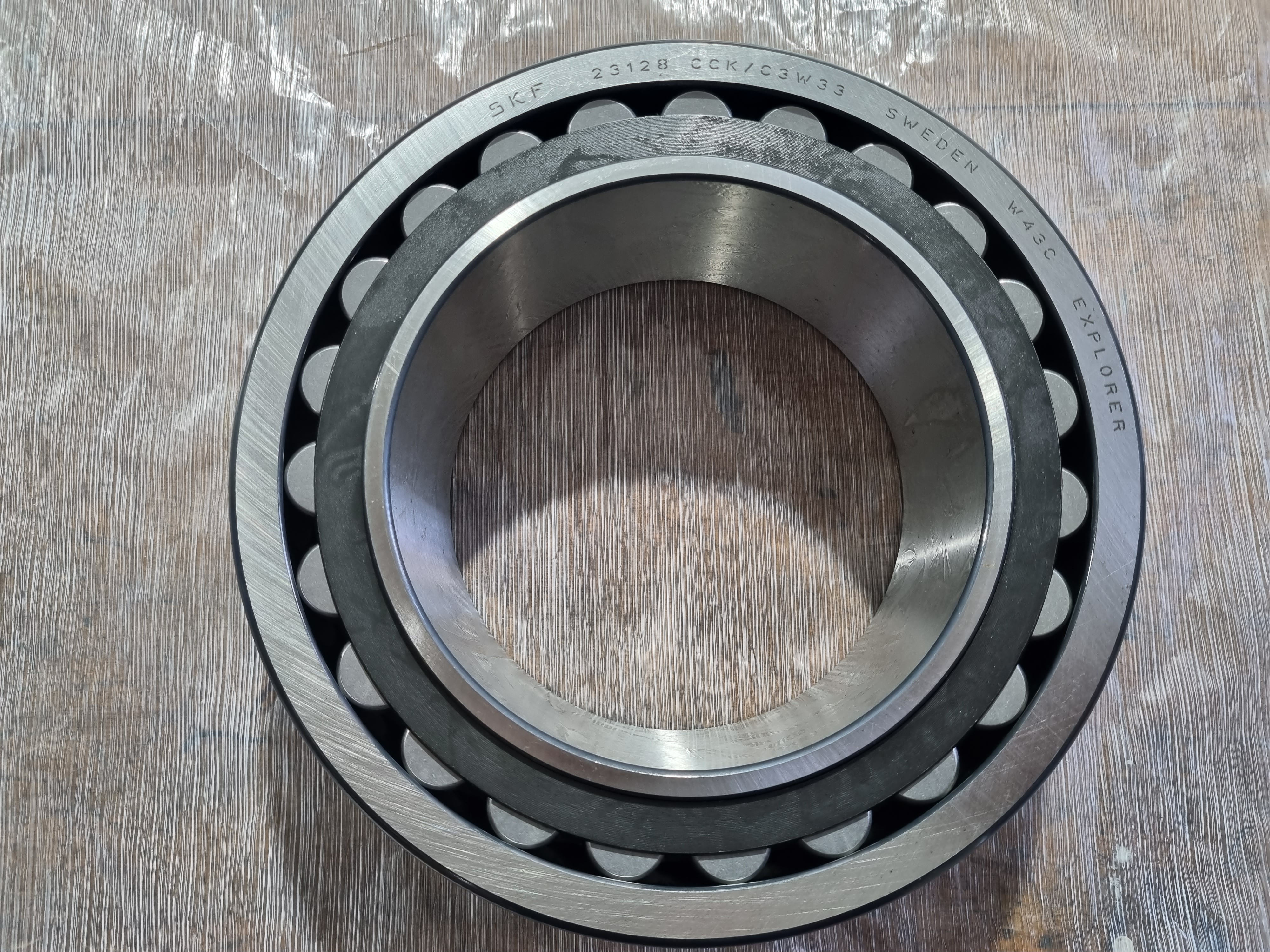 23128CCKC3W33 SKF ROLAMENTO INDUSTRIAL AUTOCOMP ROLOS 140X225X68(MM)