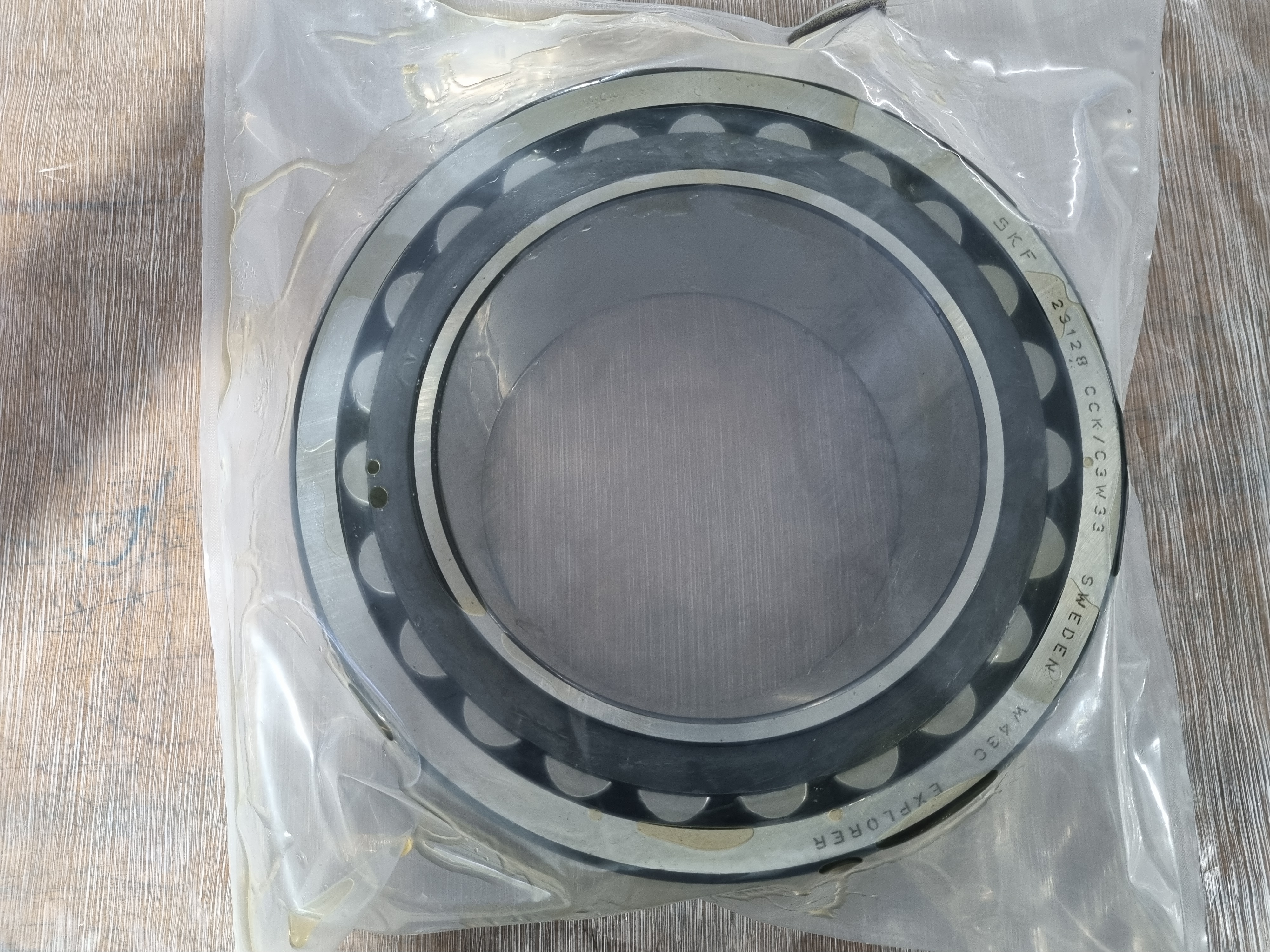 23128CCKC3W33 SKF ROLAMENTO INDUSTRIAL AUTOCOMP ROLOS 140X225X68(MM) — imagem 3